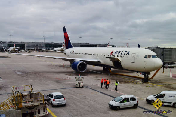 Boeing 767-332/ER